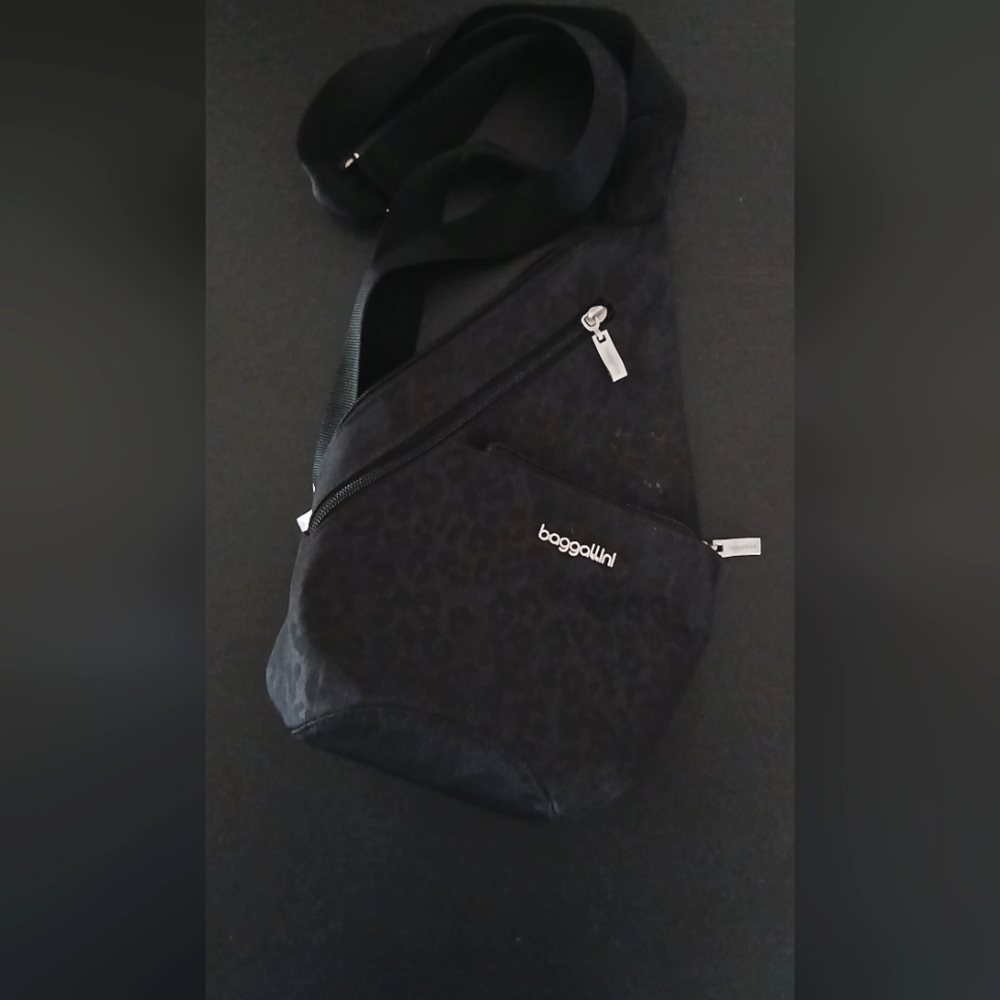 Baggallini Black Leopard Print Sling Bag